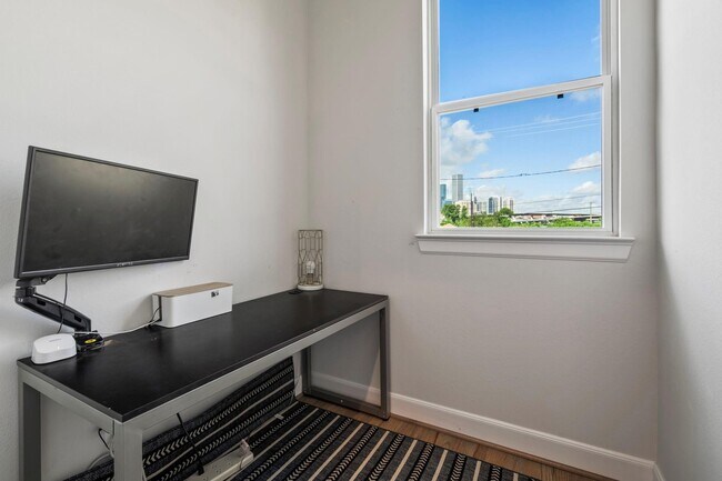 Foto del edificio - 316 Jensen Dr