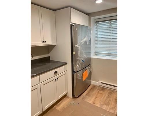 Building Photo - 3 bedroom in Bourne MA 02562