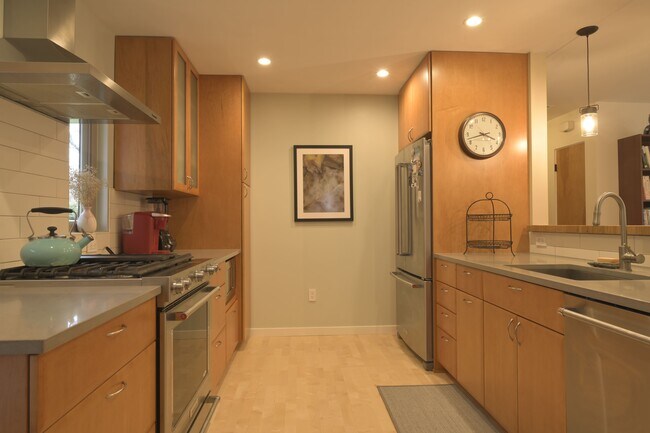 Foto del edificio - 602 Birch Dr