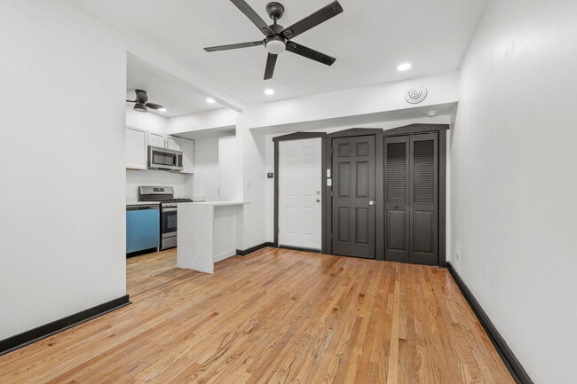 Foto del edificio - 7202 S Indiana Ave