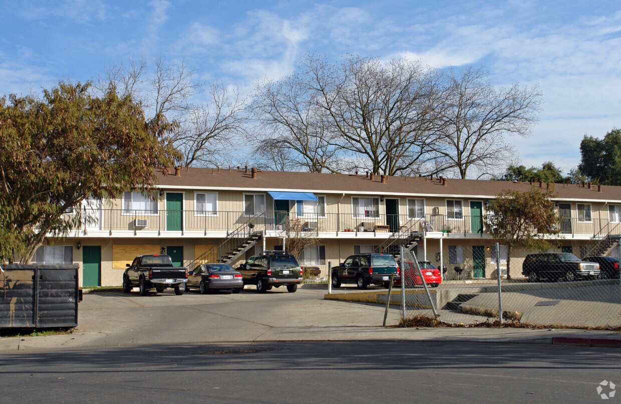 Foto del edificio - 2122 Fontana Ave