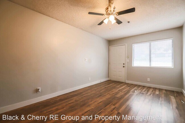 Foto del edificio - 1 br, 1 bath House - 1361 E University Ave...