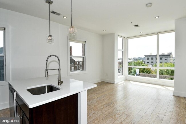 Foto del edificio - 2101 11th St NW