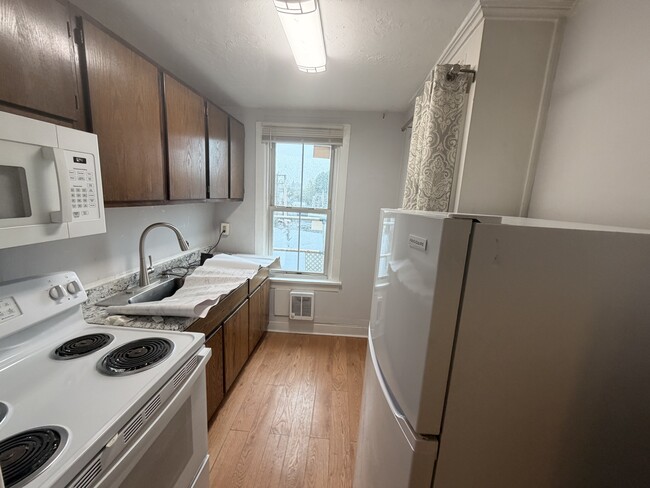 Building Photo - 117 Reily St