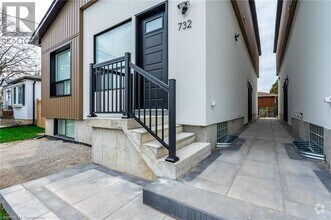 Building Photo - 732 11th Ave