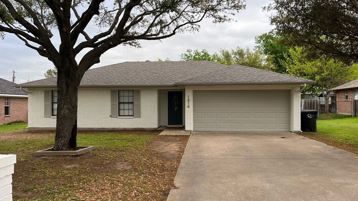 Primary Photo - For Lease