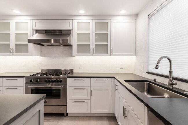 Building Photo - One-Of-A-Kind, Completely Remodeled 2 Bed ...
