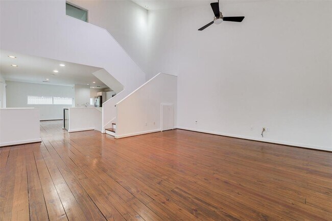 Building Photo - 17 N Ennis St