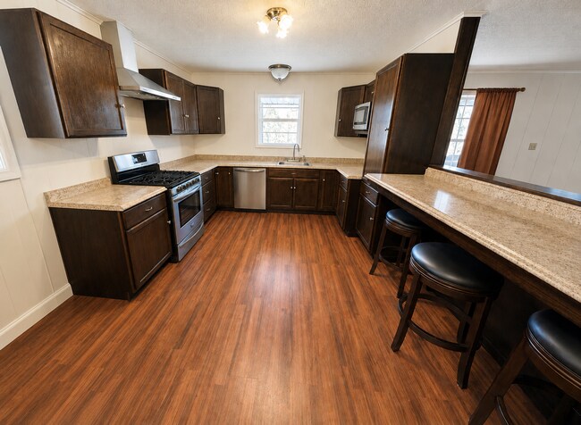 Building Photo - Hidden Gem Home for Lease on Summerhill Rd!