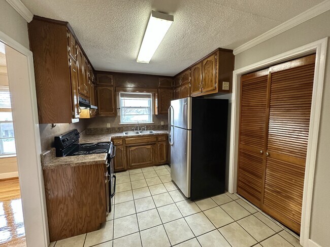 Foto del edificio - 637 Blanton Ln