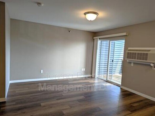 Foto del edificio - 1873 10th Ave E