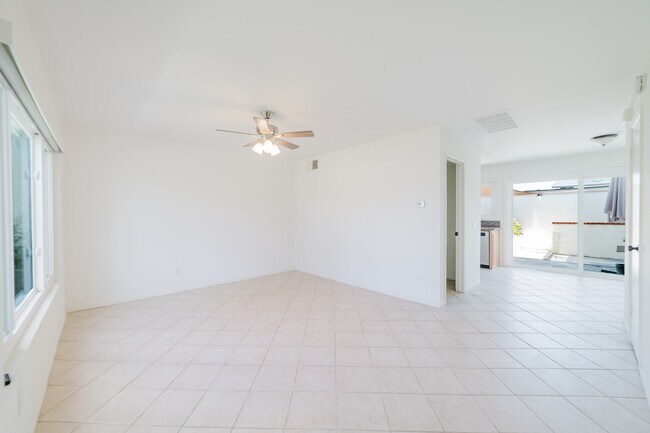 Foto del edificio - 4154 Baycliff Way