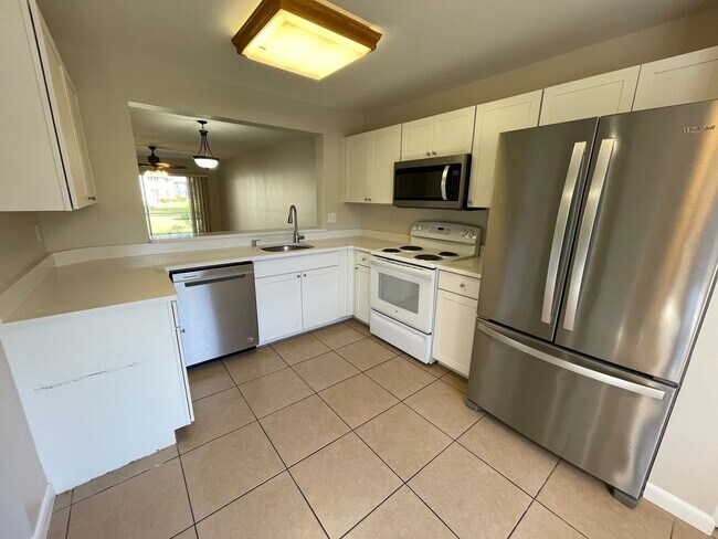 Foto del edificio - ANNUAL RENTAL - 2 BED / 2 BATH AT CANTERBURY VILLAGE