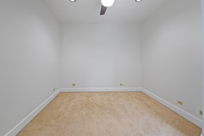 Foto del edificio - 1448 W Diversey Pky