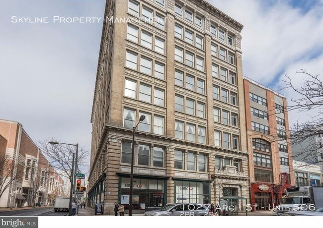 Building Photo - Large Sunny Center City Bi-Level Condo!