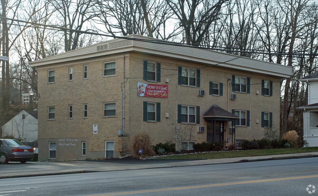 Building Photo - 2233 Madison Rd