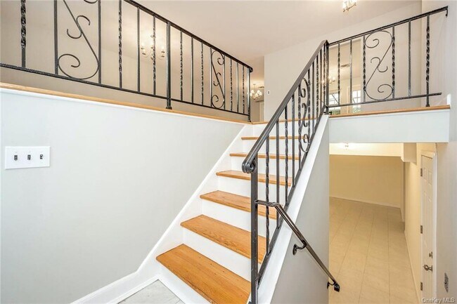 Foto del edificio - 649 White Plains Rd