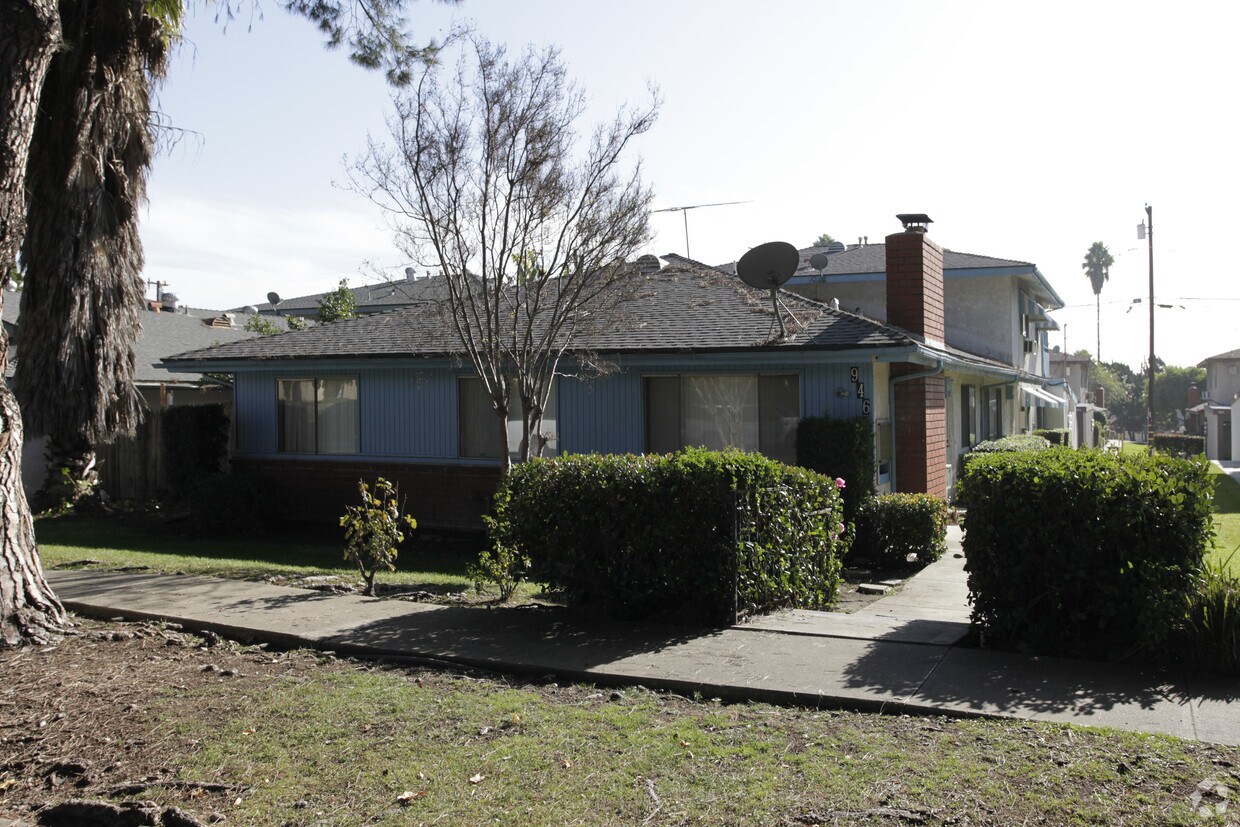 946 W Pine St, Upland, CA 91786 Apartments in Upland, CA