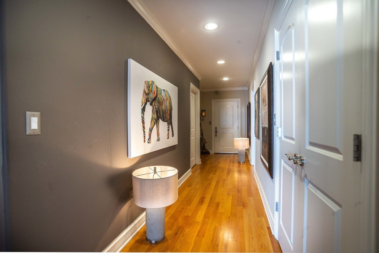 Foto principal - 3630 N Harlem Ave