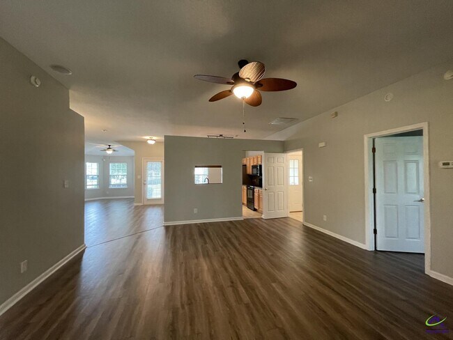 Foto del edificio - 200 S Houston Springs Blvd