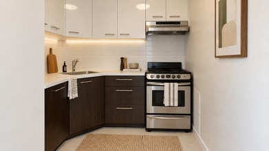 Building Photo - 235 Sherbrooke