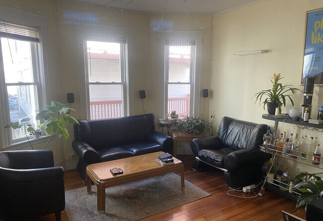 Building Photo - 40 Imrie Rd