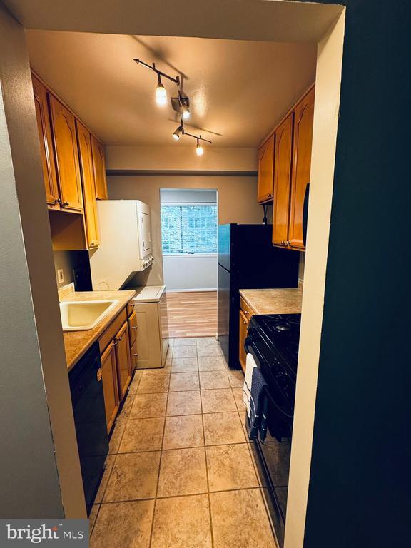 Foto del edificio - 1531 Colonial Dr