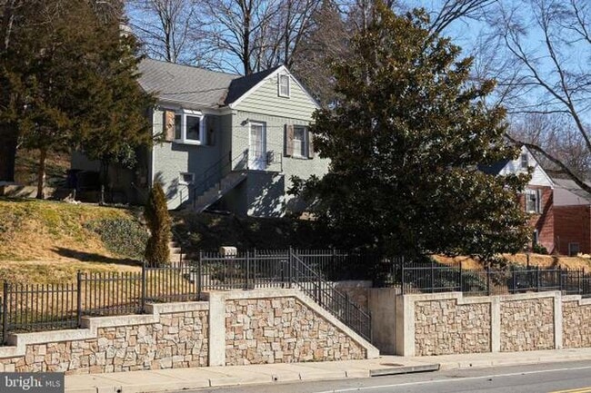 Photo - 221 Dale Dr House