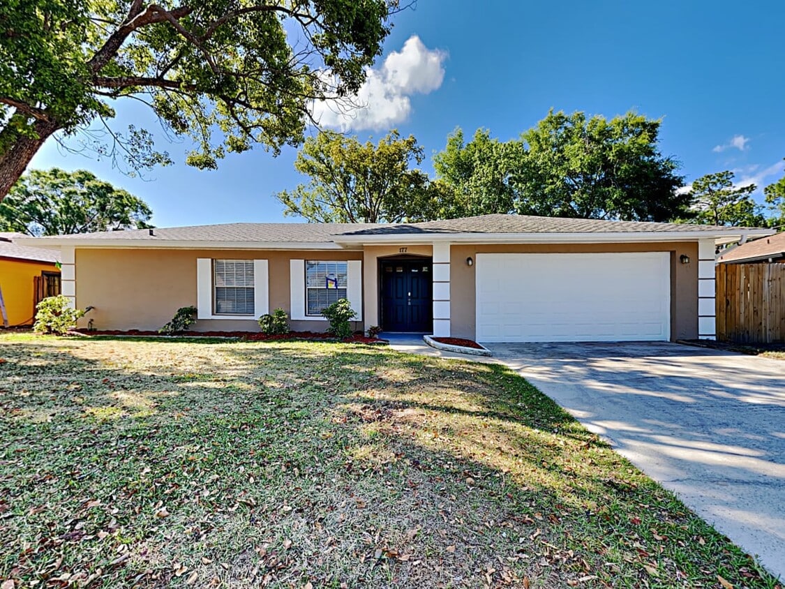 Primary Photo - 177 Sandalwood Way