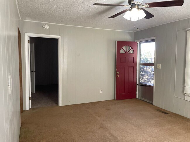 Foto del edificio - NICE CLEAN COUNTRY HOME, 3 BDRM 1.5 BA