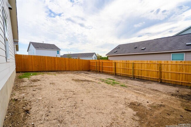 Building Photo - 707 Ambush Ridge