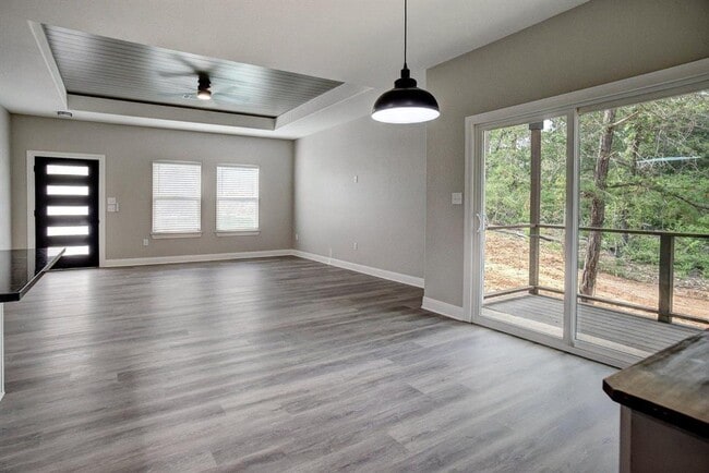 Building Photo - 121 S Kanaio Dr