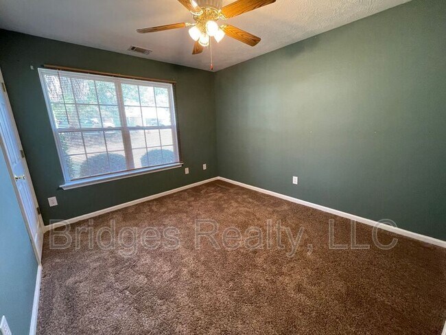Building Photo - 5280 Pleasant Pointe Dr