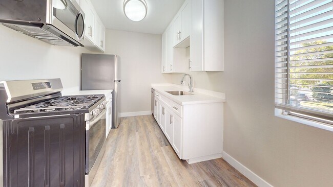 Foto del interior - 1913 11th St - TWO bedrooms AVAILABALE !