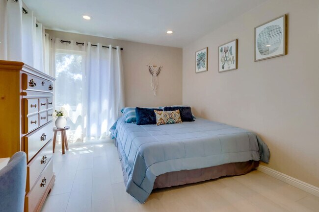 Foto del edificio - 524 Telegraph Canyon Rd