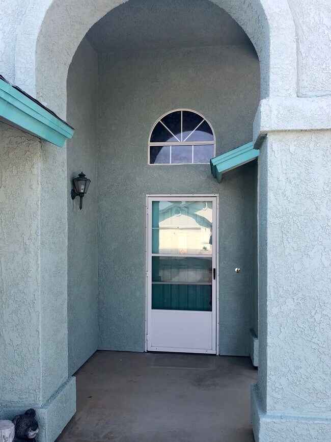 Building Photo - Great 3 Bedroom, 2 Bathroom Home in Quiet Neighborhood!