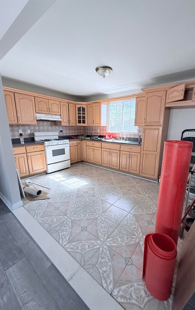 Building Photo - 428 73rd St