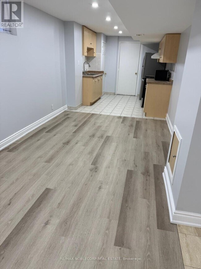 Building Photo - 5645 Longford Dr