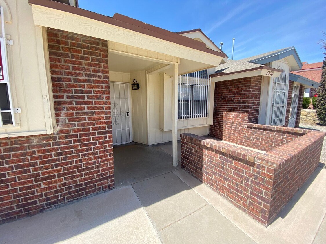 Primary Photo - EASTSIDE DUPLEX FOR RENT