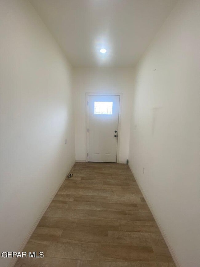 Building Photo - 14429 Teichelkamp Dr
