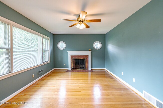 Foto del edificio - 4305 Darbrook Rd