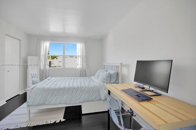 Foto del edificio - 6870 SW 45th Ln