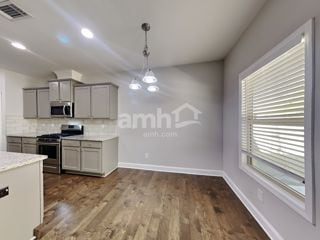 Foto del edificio - 1081 Victoria Walk Ln