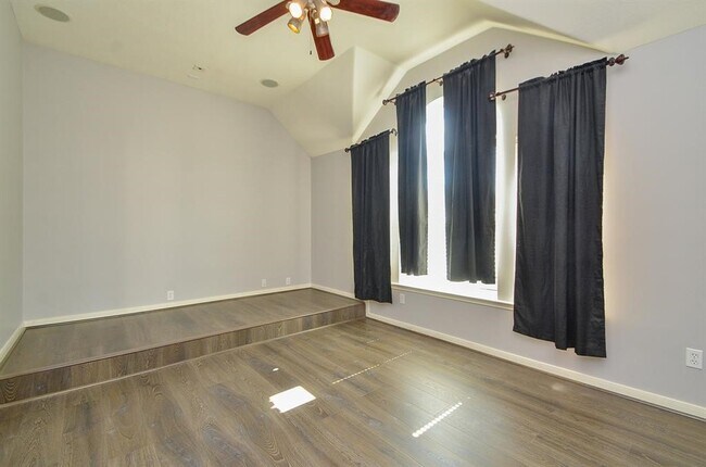 Foto del edificio - 6726 Oakman Ln