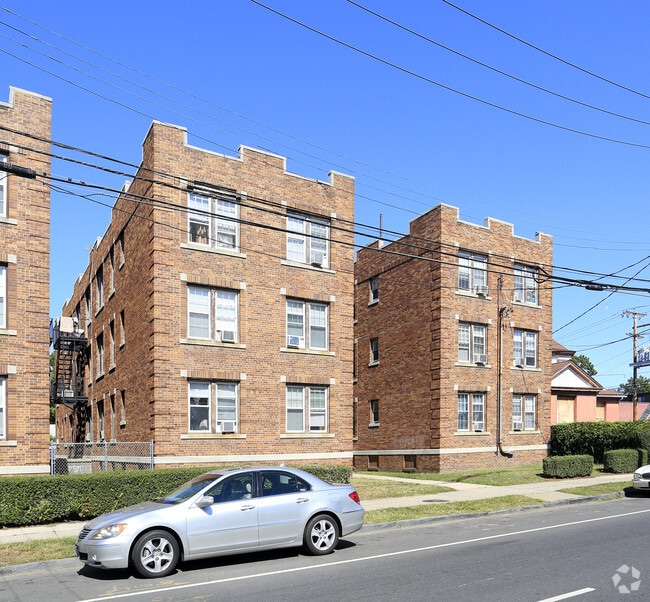 Primary Photo - 1250-1250 Fairfield Ave