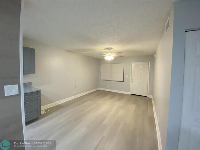 Foto del edificio - 3269 NW 102nd Terrace