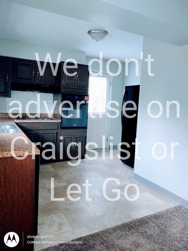 Foto del edificio - 21 Lakeshore Dr