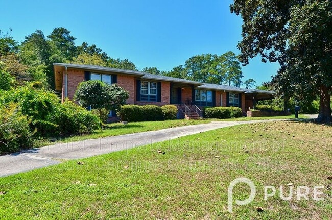 Building Photo - 1631 Fairlane Dr