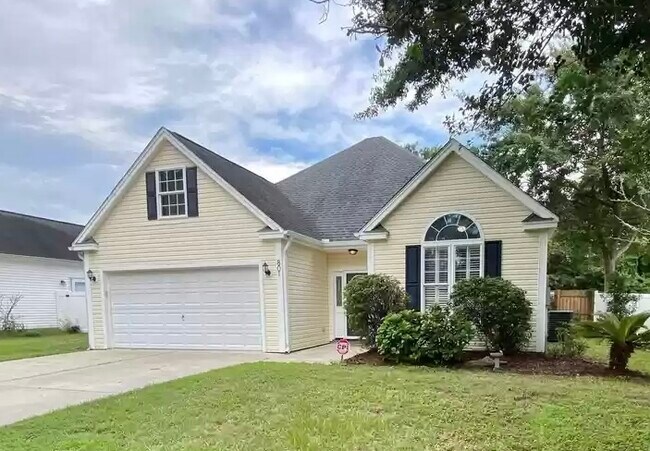Front street view - 801 Planters Trace Loop