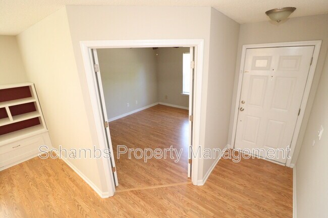 Foto del edificio - 217 Hartshorn Ct